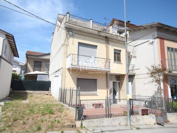 casa indipendente in vendita a Sant'Elpidio a Mare in zona Casette d'Ete