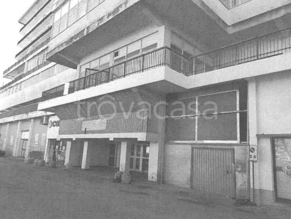locale di sgombero in vendita a Sant'Elpidio a Mare