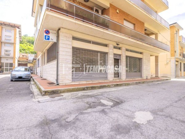 negozio in vendita a Sant'Elpidio a Mare