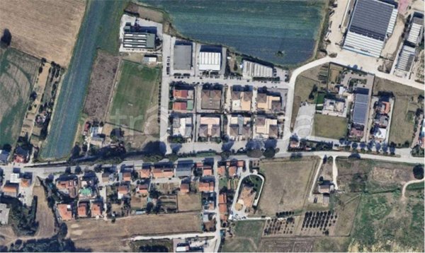 locale di sgombero in vendita a Sant'Elpidio a Mare