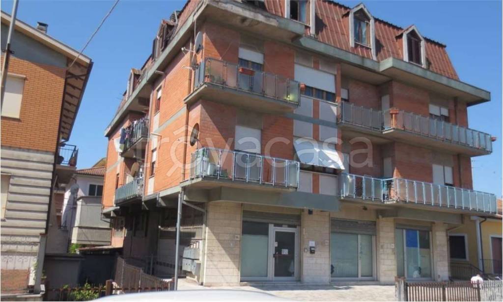 locale di sgombero in vendita a Sant'Elpidio a Mare