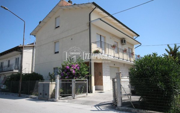 casa indipendente in vendita a Sant'Elpidio a Mare in zona Luce
