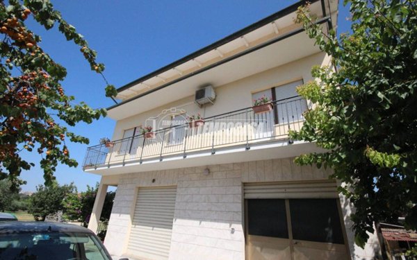 casa indipendente in vendita a Sant'Elpidio a Mare in zona Luce