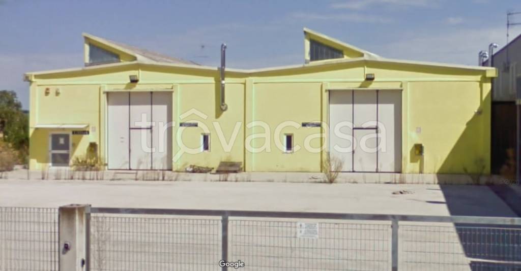locale commerciale in vendita a Sant'Elpidio a Mare in zona Luce