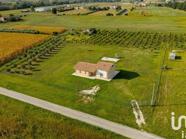 casa indipendente in vendita a Sant'Elpidio a Mare in zona Luce