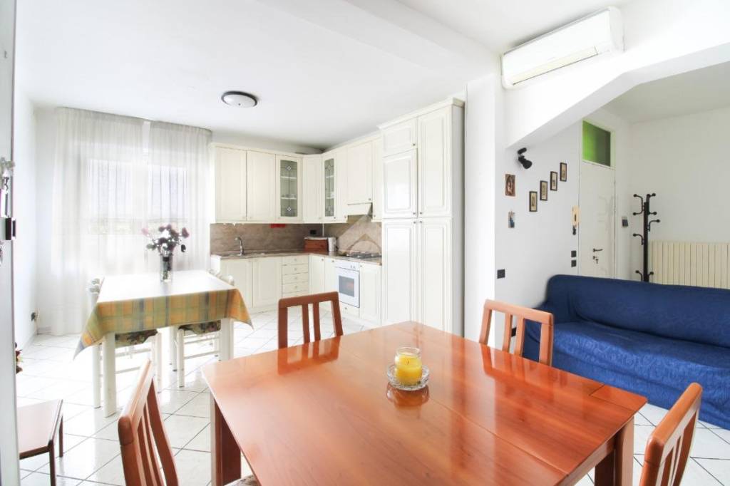 casa indipendente in vendita a Sant'Elpidio a Mare in zona Castellano