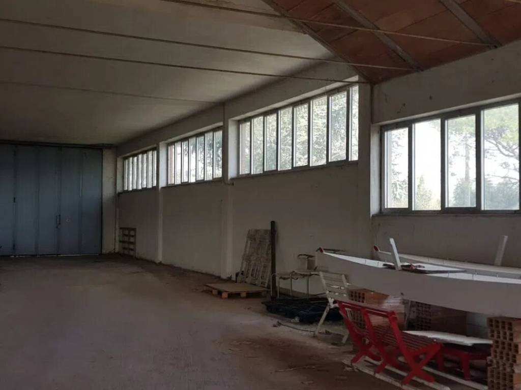 locale commerciale in vendita a Sant'Elpidio a Mare