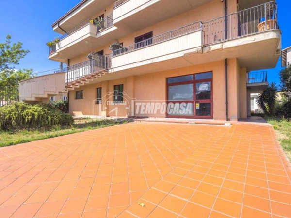 negozio in vendita a Sant'Elpidio a Mare in zona Casette d'Ete