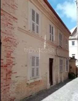 locale di sgombero in vendita a Sant'Elpidio a Mare