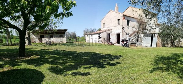 casale in vendita a Sant'Elpidio a Mare in zona Bivio Cascinare