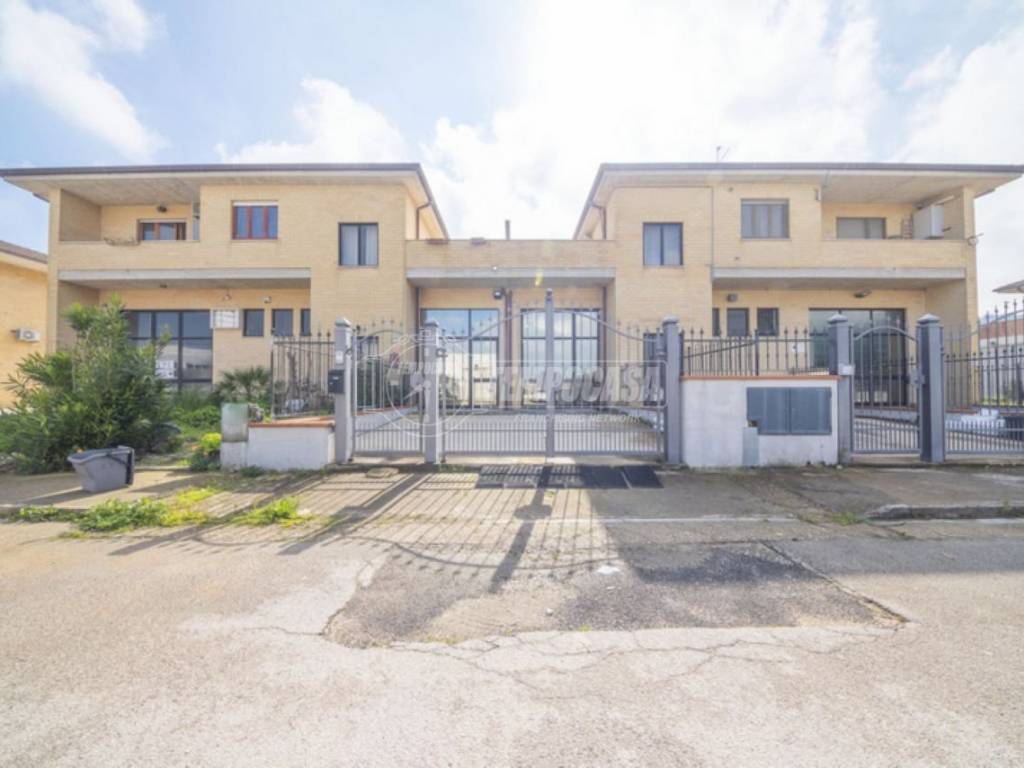 negozio in vendita a Sant'Elpidio a Mare in zona Bivio Cascinare