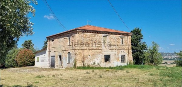 casale in vendita a Sant'Elpidio a Mare in zona Cascinare