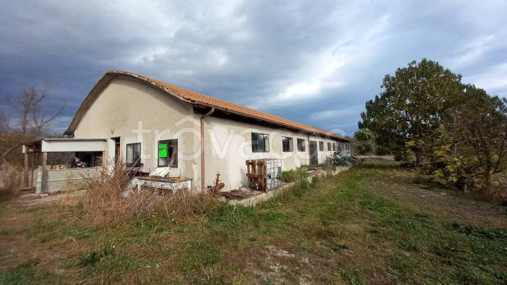 locale commerciale in vendita a Sant'Elpidio a Mare