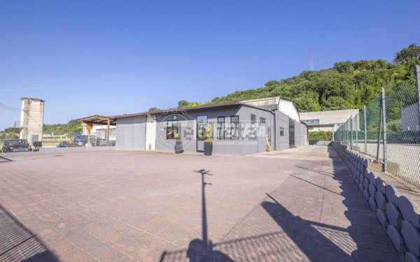 locale di sgombero in vendita a Sant'Elpidio a Mare in zona Bivio Cascinare