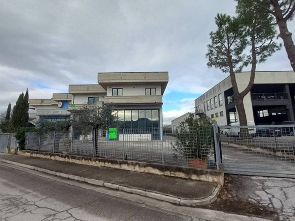 locale commerciale in vendita a Sant'Elpidio a Mare in zona Casette d'Ete