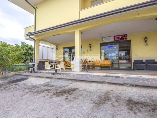 negozio in vendita a Sant'Elpidio a Mare
