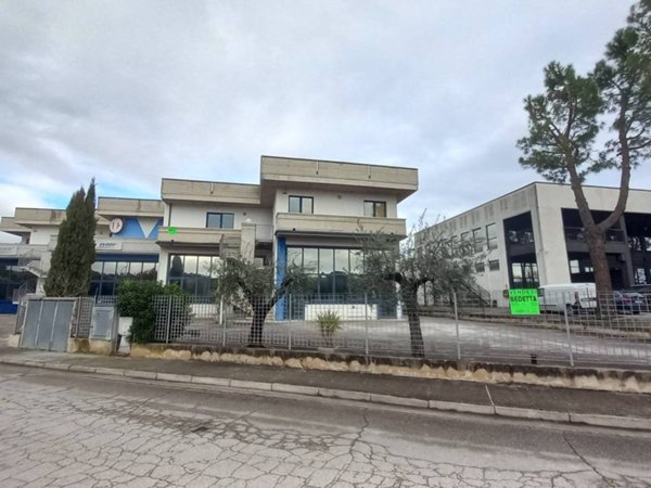 locale commerciale in vendita a Sant'Elpidio a Mare in zona Casette d'Ete