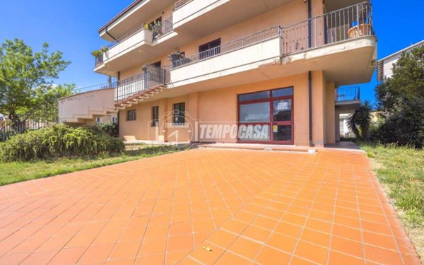 negozio in vendita a Sant'Elpidio a Mare in zona Casette d'Ete