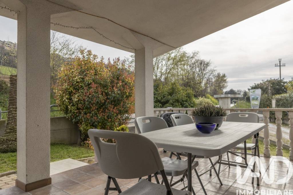 casa indipendente in vendita a Sant'Elpidio a Mare in zona Bivio Cascinare