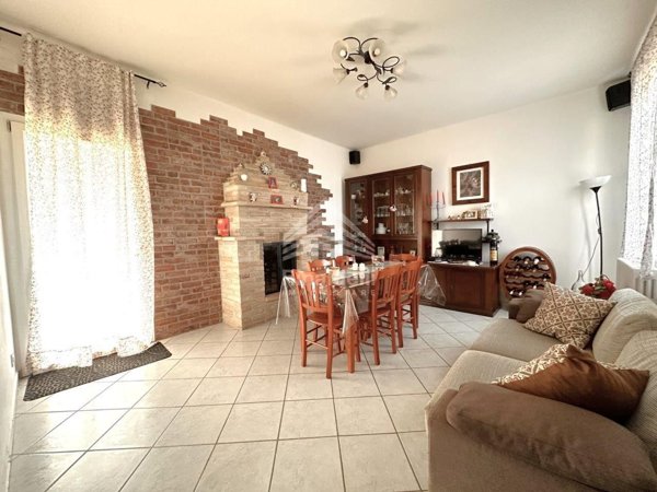 casa indipendente in vendita a Sant'Elpidio a Mare in zona Cascinare