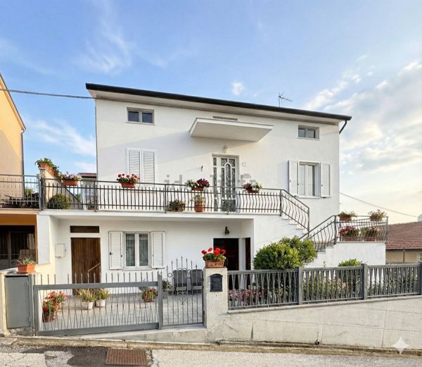 casa indipendente in vendita a Sant'Elpidio a Mare