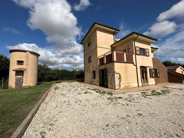 pentavano in vendita a Sant'Elpidio a Mare