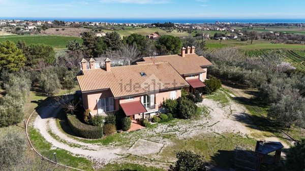 casa indipendente in vendita a Sant'Elpidio a Mare