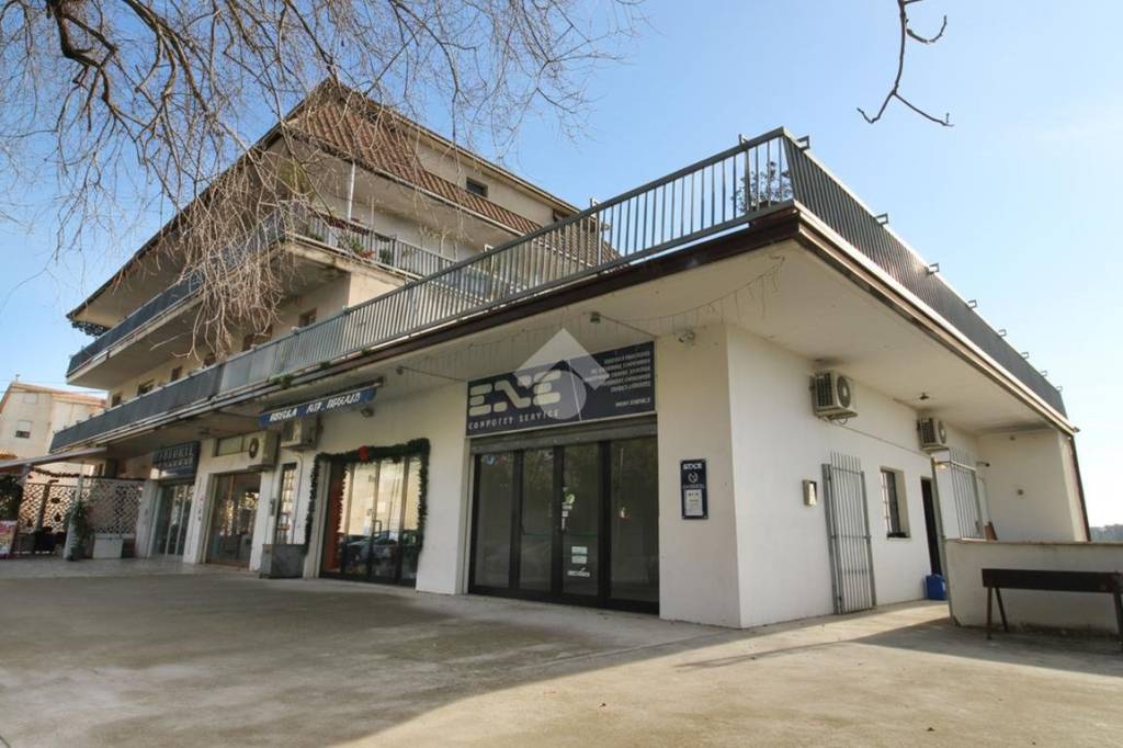 negozio in vendita a Sant'Elpidio a Mare