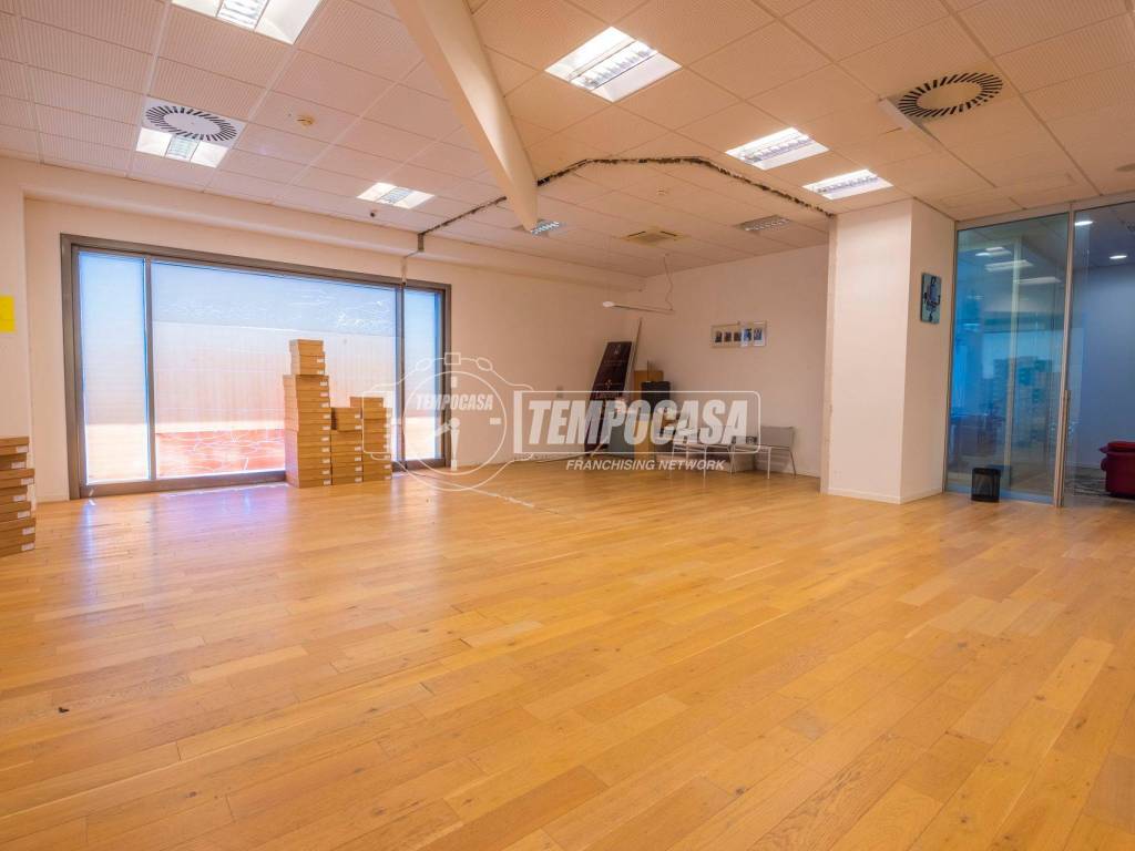 negozio in vendita a Sant'Elpidio a Mare