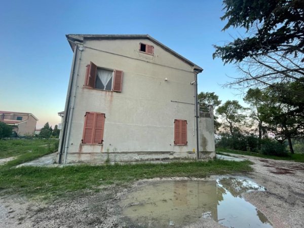 casa indipendente in vendita a Sant'Elpidio a Mare in zona Cascinare