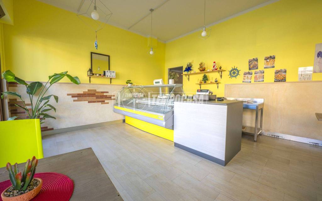 negozio in vendita a Sant'Elpidio a Mare