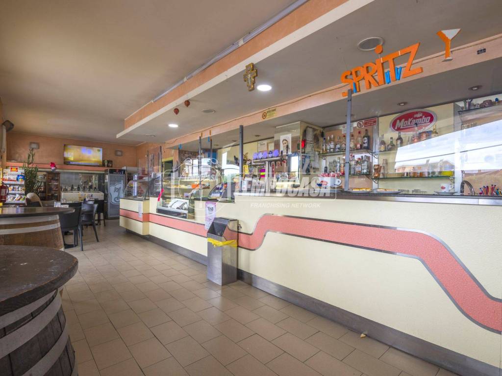 negozio in vendita a Sant'Elpidio a Mare