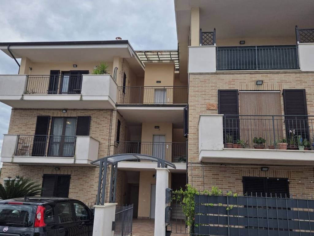 appartamento in vendita a Sant'Elpidio a Mare in zona Cretarola