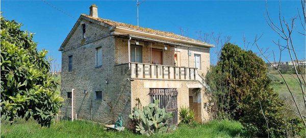 casale in vendita a Sant'Elpidio a Mare