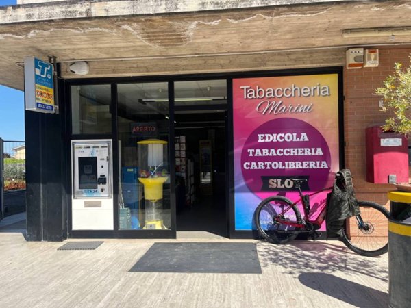 negozio in vendita a Sant'Elpidio a Mare in zona Castellano