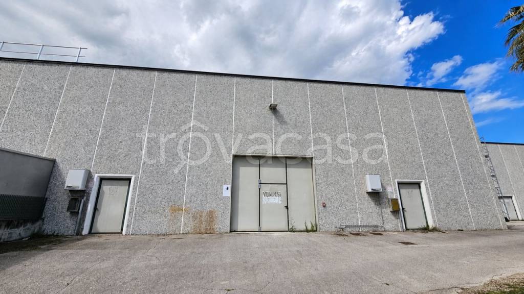 negozio in vendita a Sant'Elpidio a Mare
