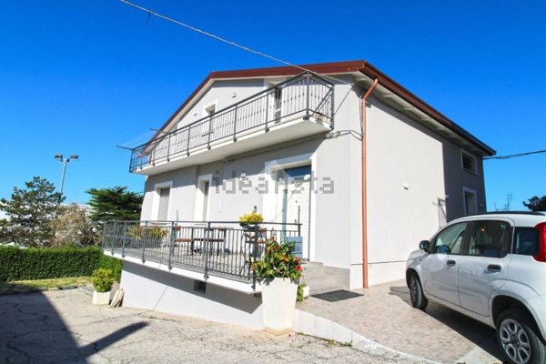 casa indipendente in vendita a Sant'Elpidio a Mare
