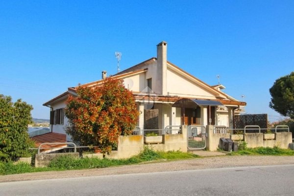 casa indipendente in vendita a Sant'Elpidio a Mare in zona Cascinare