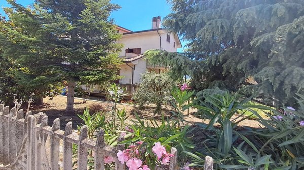 casa indipendente in vendita a Sant'Elpidio a Mare in zona Luce