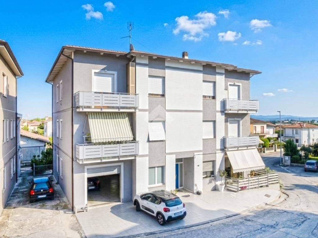 appartamento in vendita a Sant'Elpidio a Mare in zona Cretarola
