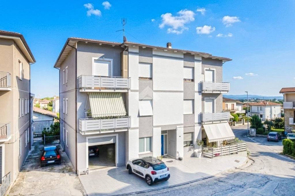 appartamento in vendita a Sant'Elpidio a Mare in zona Cretarola