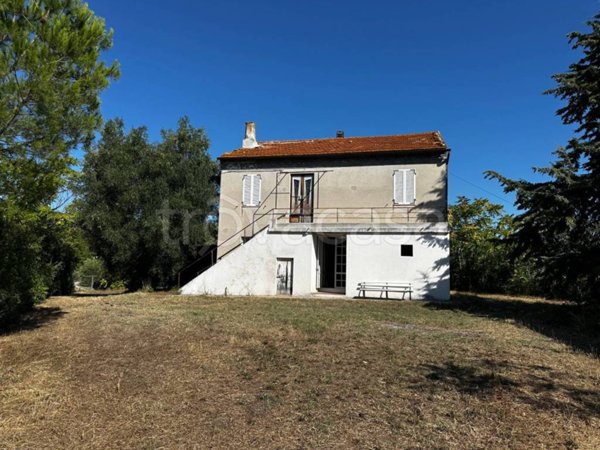 casa indipendente in vendita a Sant'Elpidio a Mare in zona Luce
