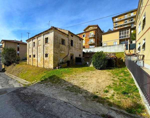 casa indipendente in vendita a Sant'Elpidio a Mare