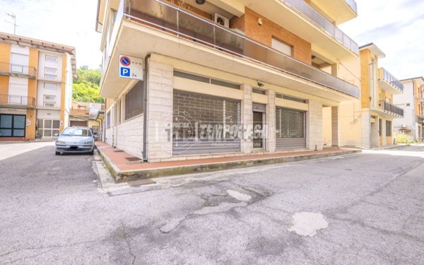 locale commerciale in vendita a Sant'Elpidio a Mare in zona Casette d'Ete