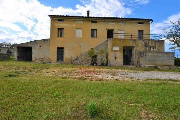 casa indipendente in vendita a Sant'Elpidio a Mare in zona Cretarola
