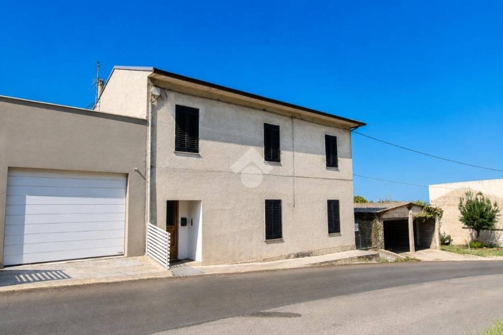 casa indipendente in vendita a Sant'Elpidio a Mare in zona Cascinare