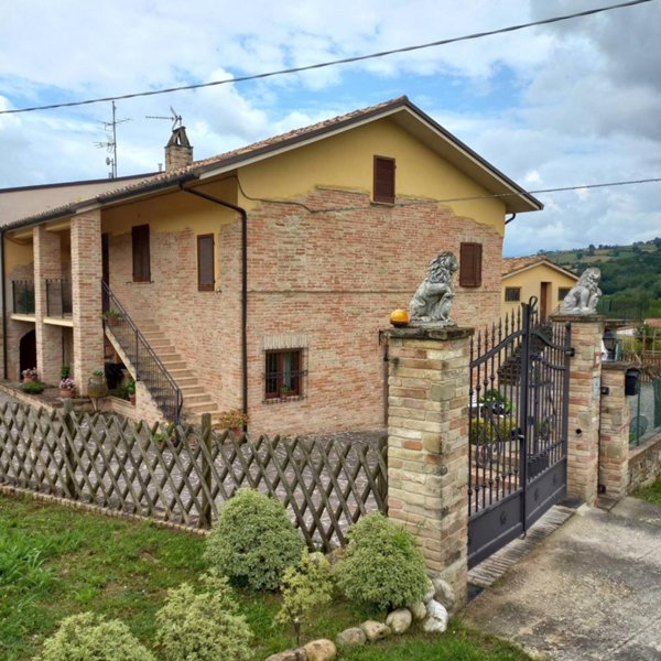casa indipendente in vendita a Servigliano