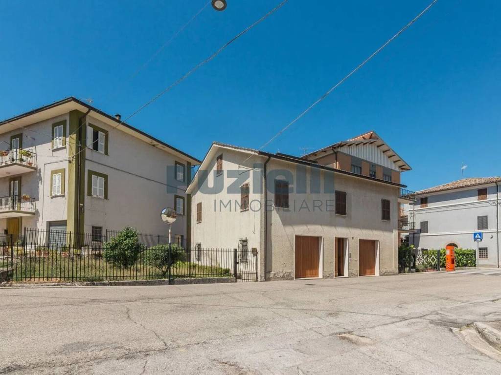 casa indipendente in vendita a Servigliano in zona Curetta