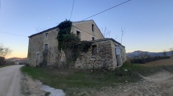 casale in vendita a Servigliano