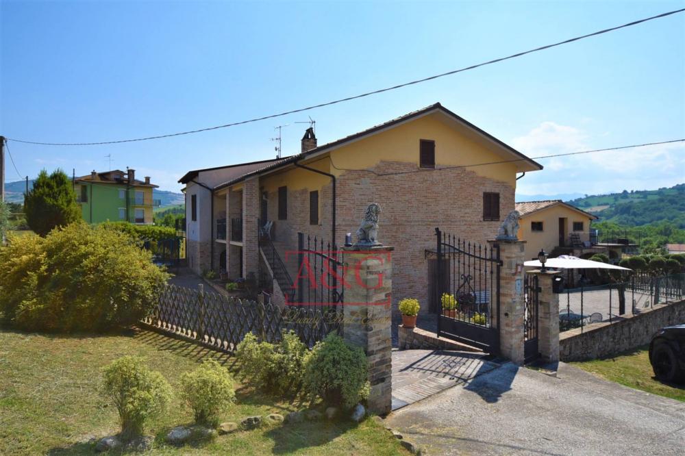 casa indipendente in vendita a Servigliano in zona Curetta